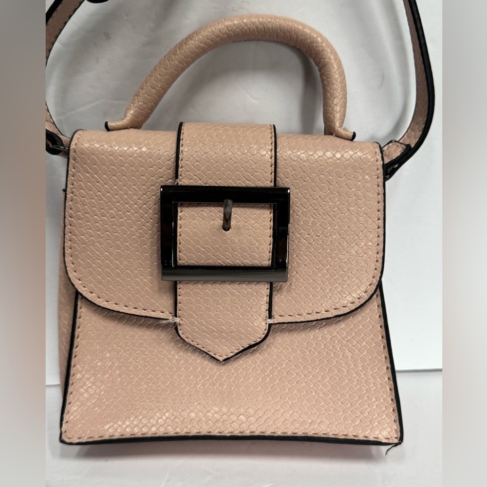 Elegant Light Pink Handbag